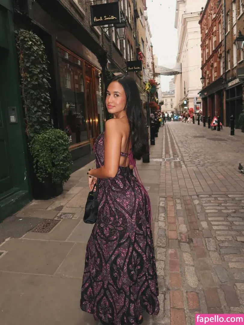 Emily Tosta Onlyfans Photo Gallery 