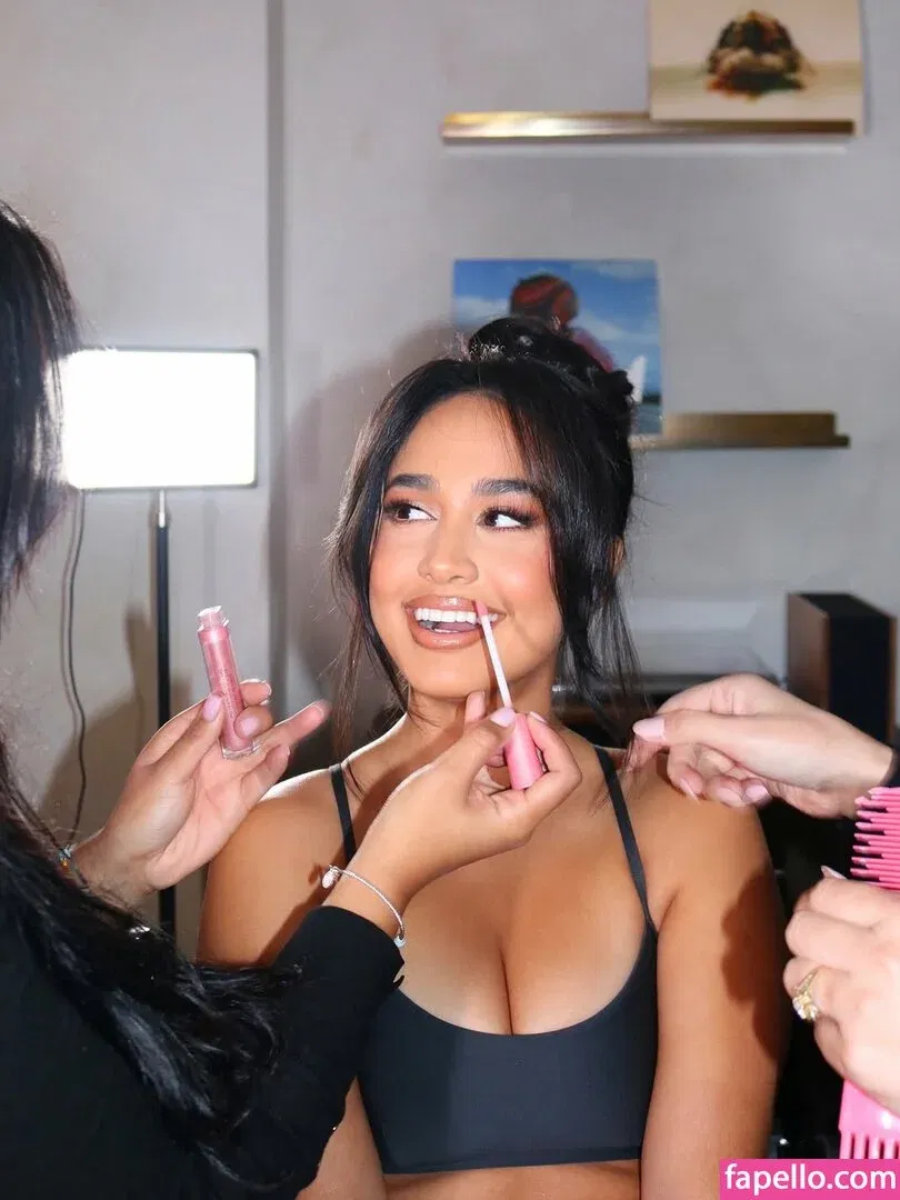 Emily Tosta Onlyfans Photo Gallery 