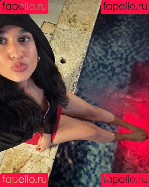 Emily Tosta Onlyfans Photo Gallery 