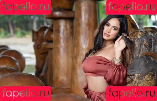 Emily Tosta Onlyfans Photo Gallery 