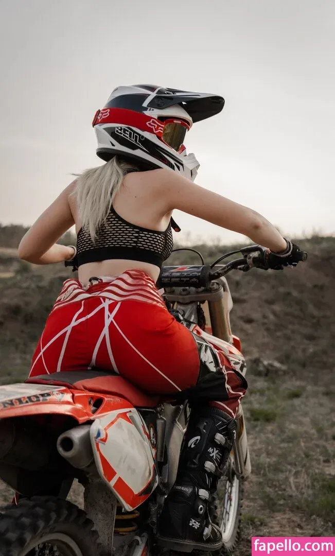 Yuliya Fox Onlyfans Photo Gallery 