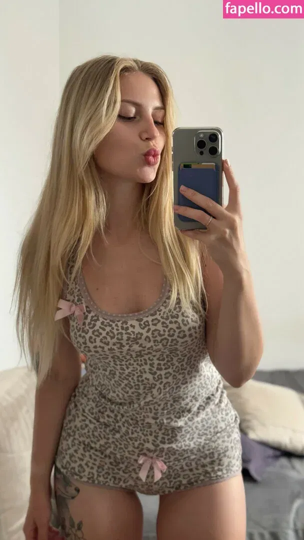 Yuliya Fox Onlyfans Photo Gallery 