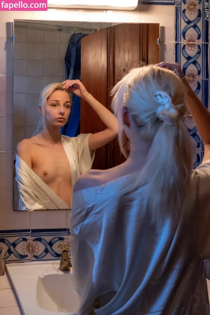 crystallynsfw Onlyfans Photo Gallery 