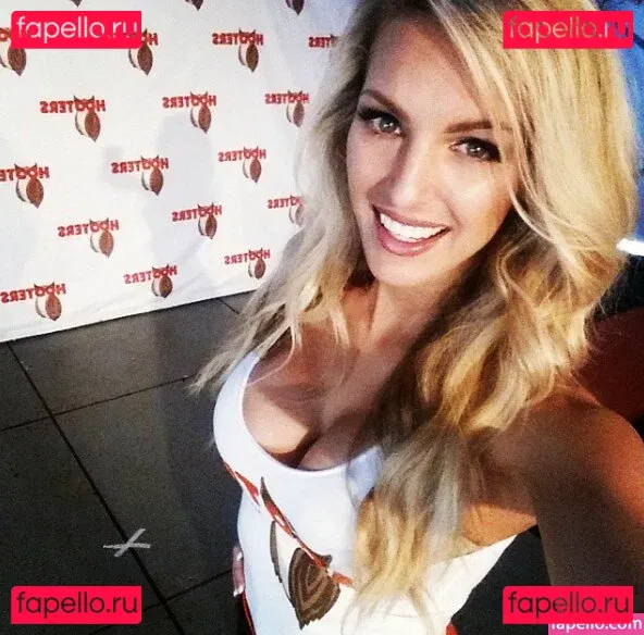 Ainsley Rae Onlyfans Photo Gallery 