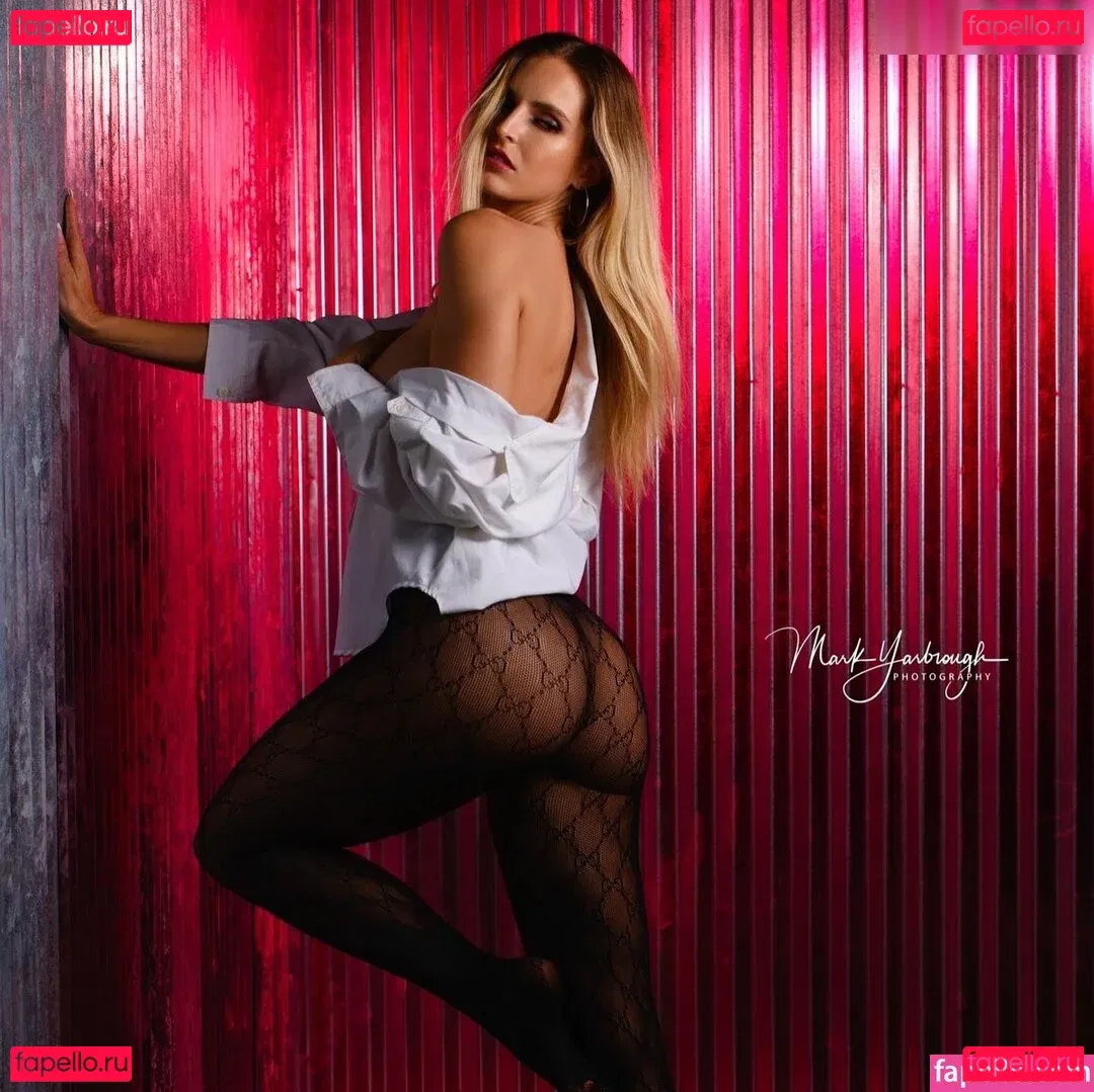 Ainsley Rae Onlyfans Photo Gallery 