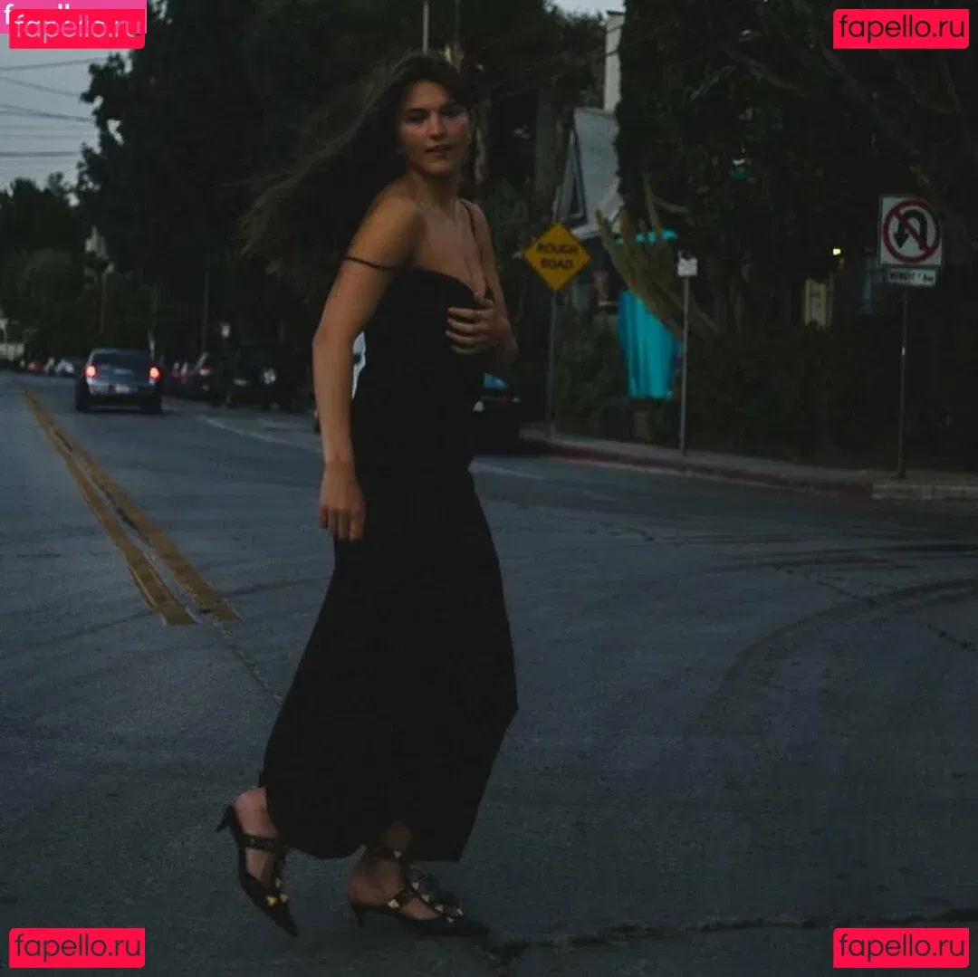 Chloe East Onlyfans Photo Gallery 