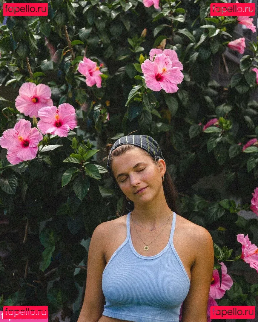 Chloe East Onlyfans Photo Gallery 