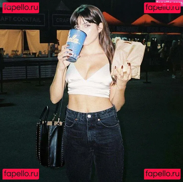 Chloe East Onlyfans Photo Gallery 