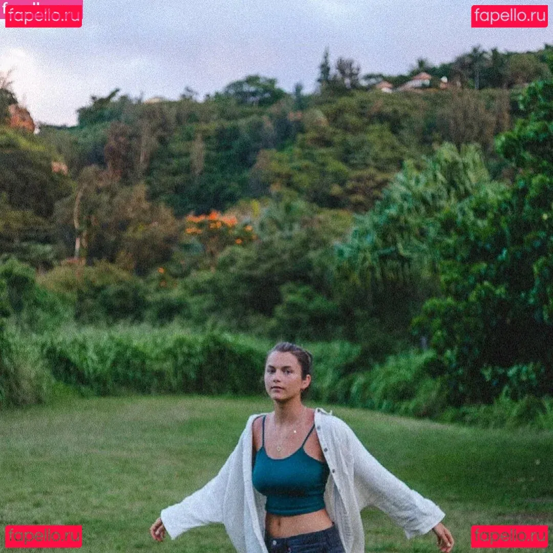 Chloe East Onlyfans Photo Gallery 