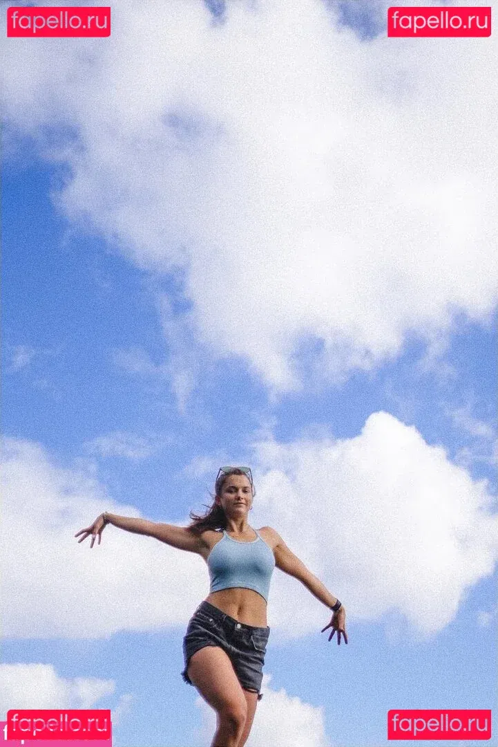 Chloe East Onlyfans Photo Gallery 