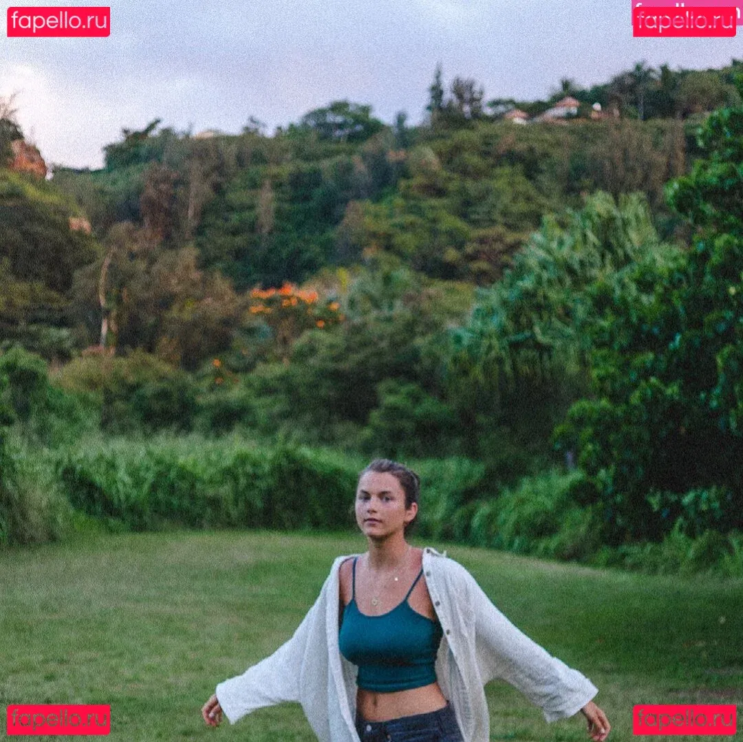 Chloe East Onlyfans Photo Gallery 