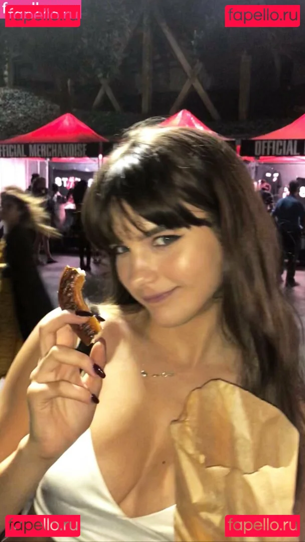 Chloe East Onlyfans Photo Gallery 