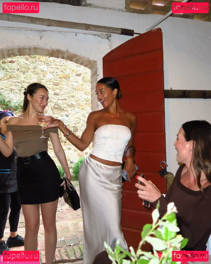 AlicexMaia Onlyfans Photo Gallery 