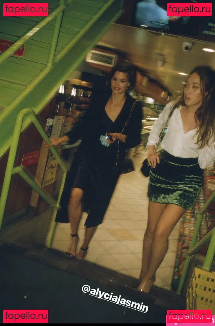 AlicexMaia Onlyfans Photo Gallery 