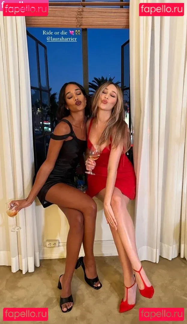 AlicexMaia Onlyfans Photo Gallery 