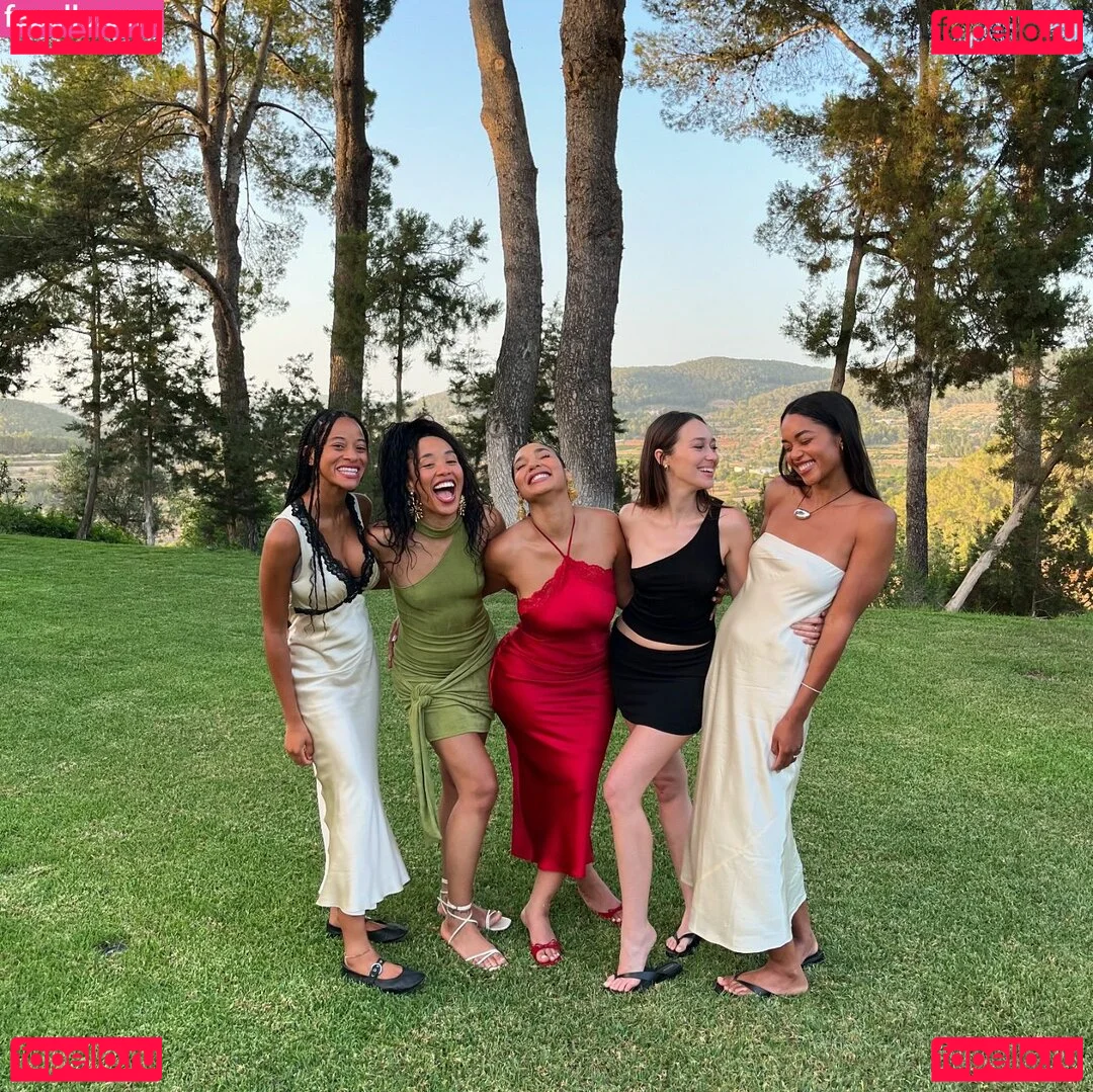 AlicexMaia Onlyfans Photo Gallery 