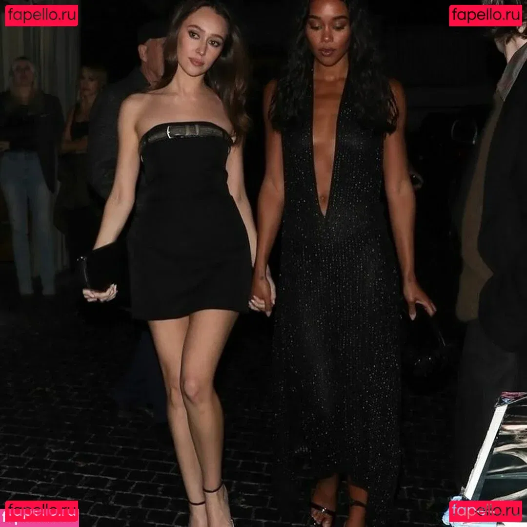 AlicexMaia Onlyfans Photo Gallery 