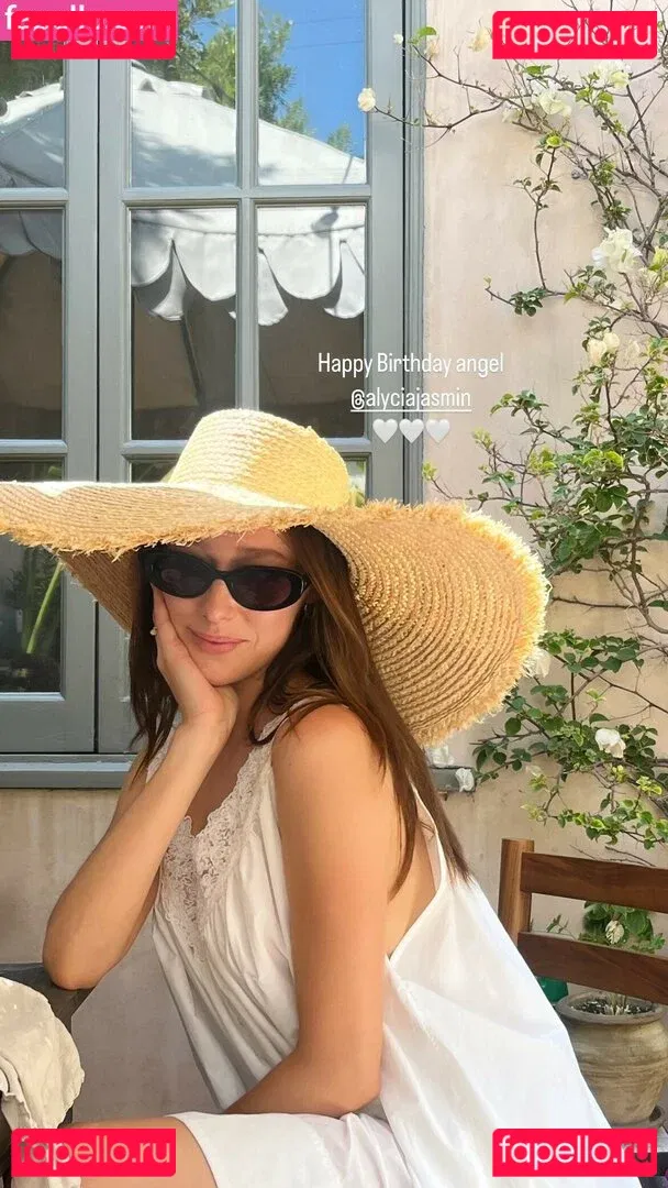 AlicexMaia Onlyfans Photo Gallery 