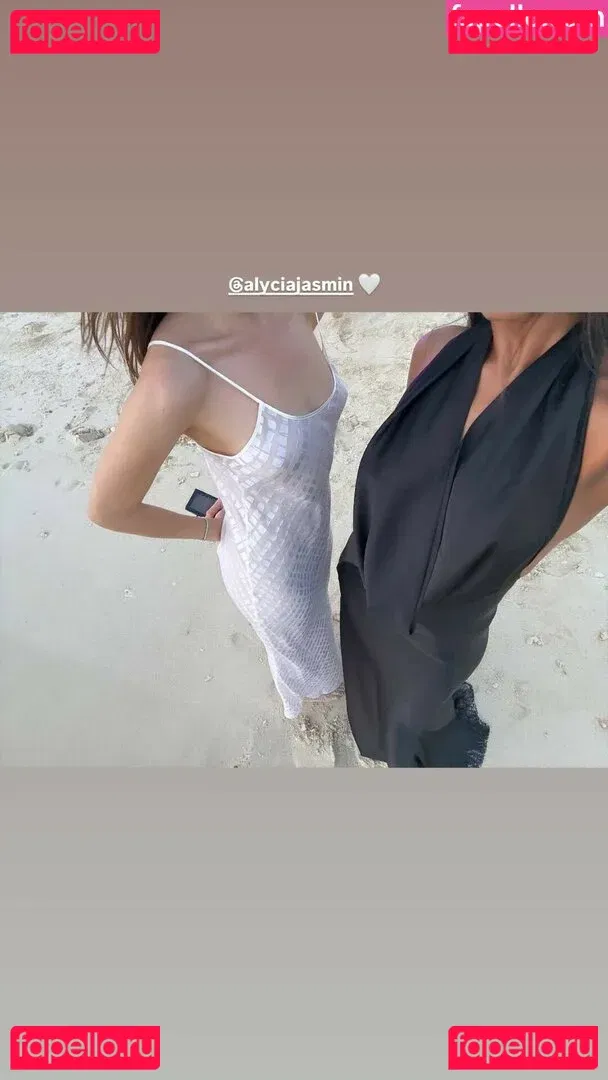 AlicexMaia Onlyfans Photo Gallery 