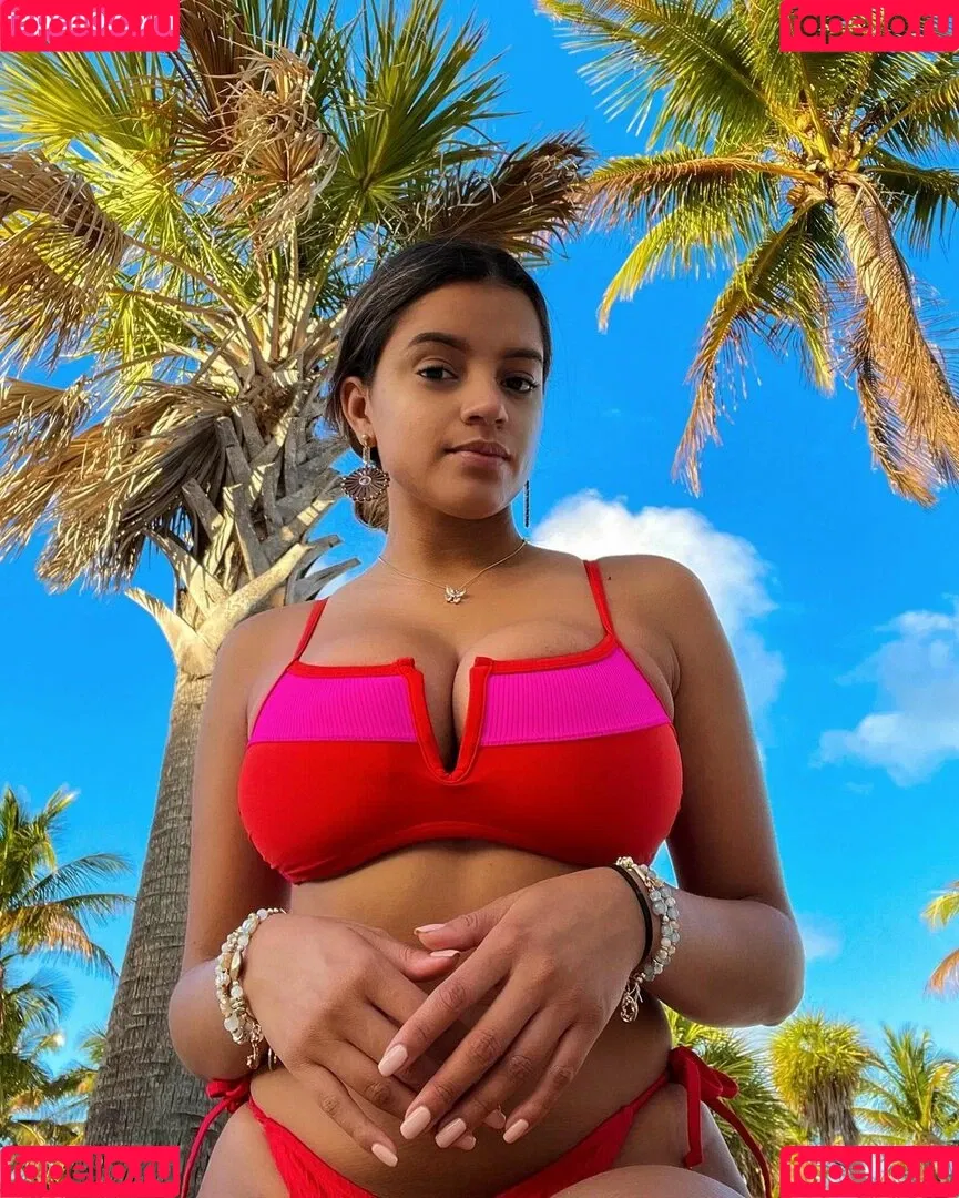 Leslie Sanchez Onlyfans Photo Gallery 