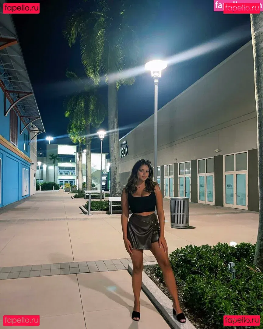 Leslie Sanchez Onlyfans Photo Gallery 