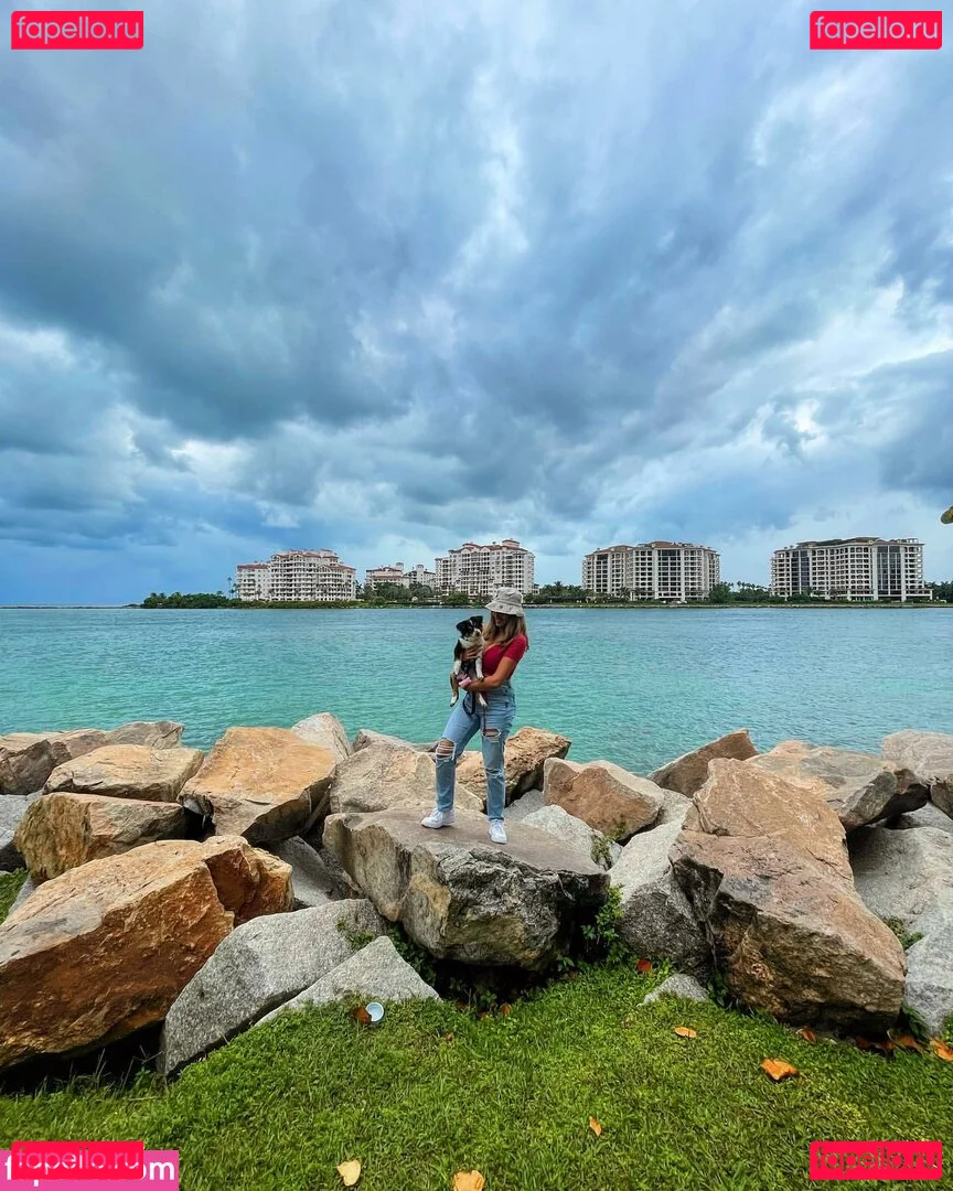 Leslie Sanchez Onlyfans Photo Gallery 