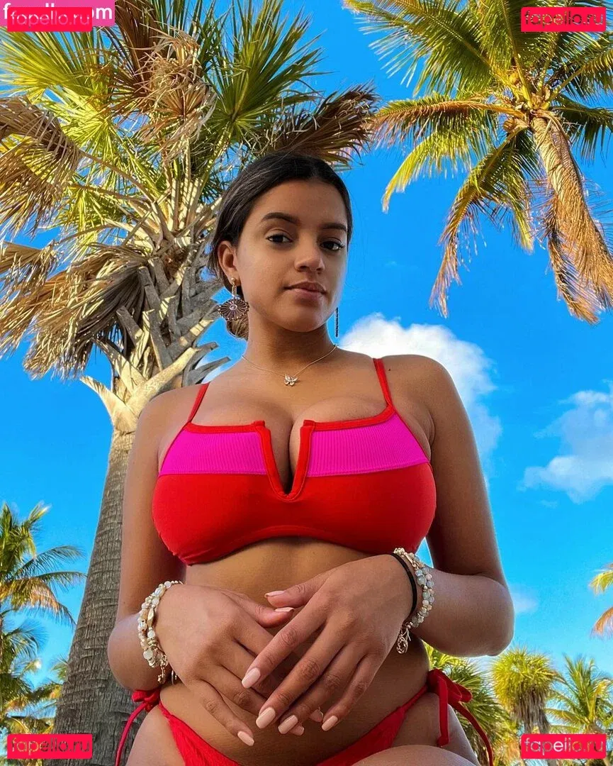 Leslie Sanchez Onlyfans Photo Gallery 