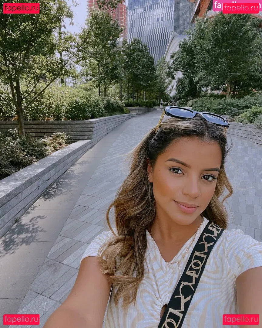 Leslie Sanchez Onlyfans Photo Gallery 