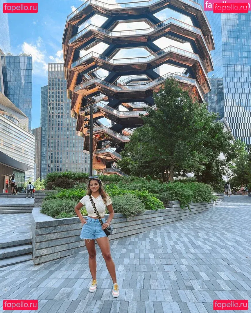 Leslie Sanchez Onlyfans Photo Gallery 