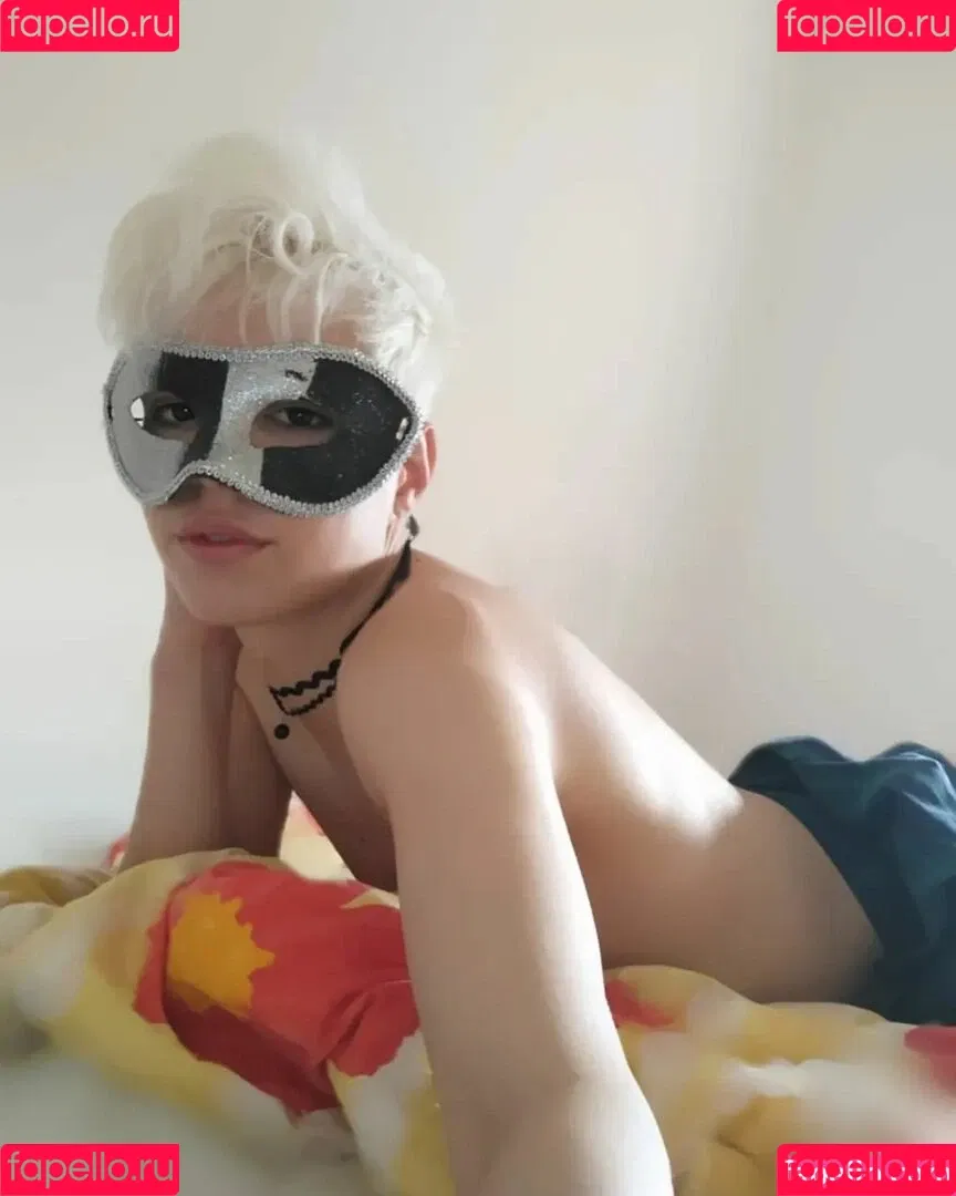 Blonditwink Onlyfans Photo Gallery 