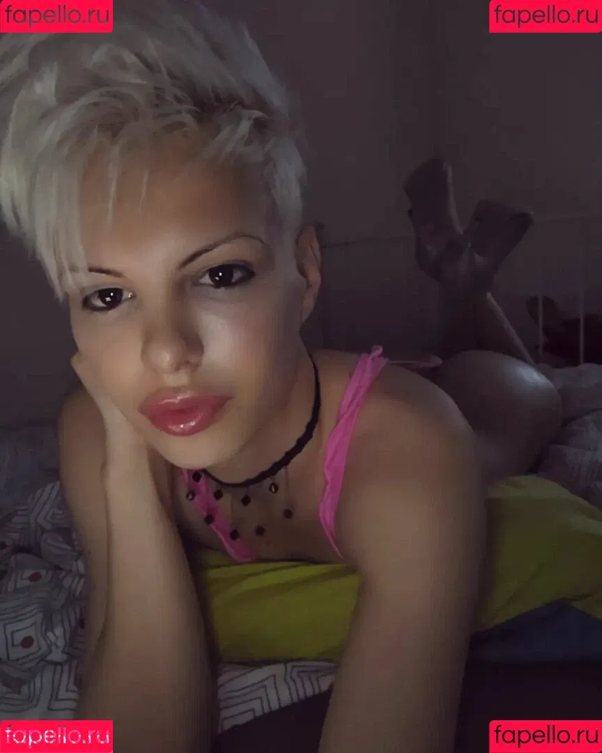 Blonditwink Onlyfans Photo Gallery 