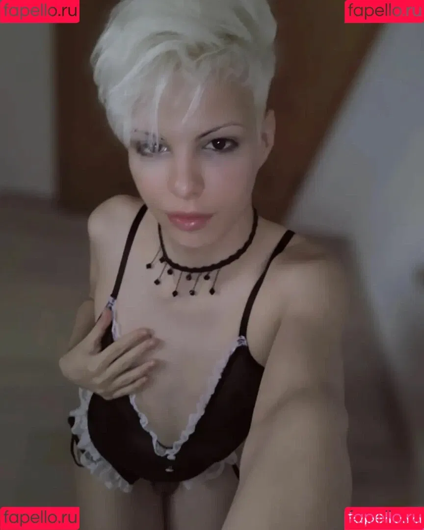Blonditwink Onlyfans Photo Gallery 