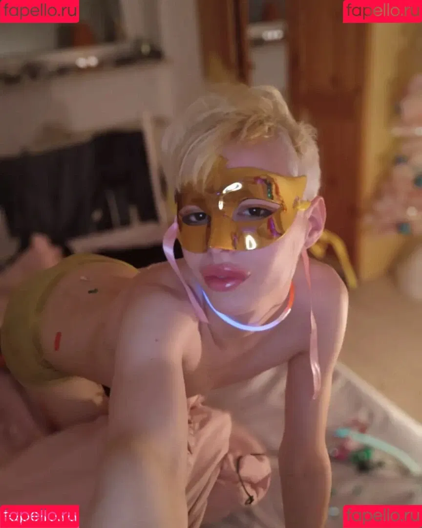 Blonditwink Onlyfans Photo Gallery 
