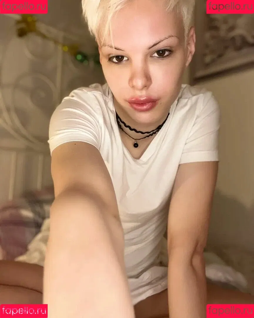Blonditwink Onlyfans Photo Gallery 