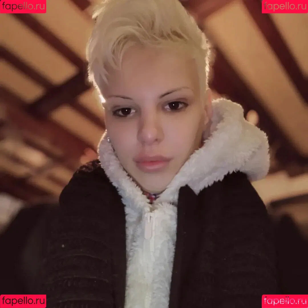 Blonditwink Onlyfans Photo Gallery 