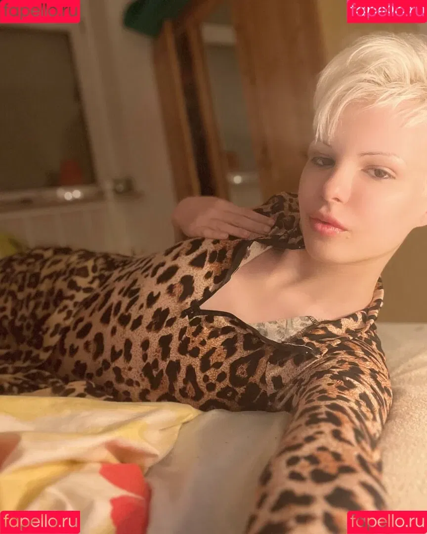 Blonditwink Onlyfans Photo Gallery 