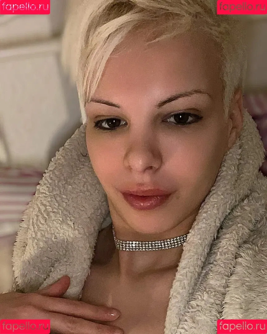 Blonditwink Onlyfans Photo Gallery 