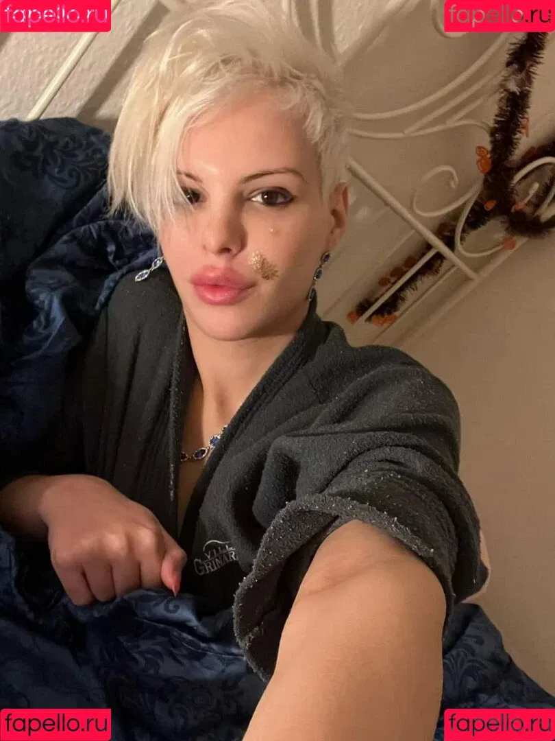 Blonditwink Onlyfans Photo Gallery 