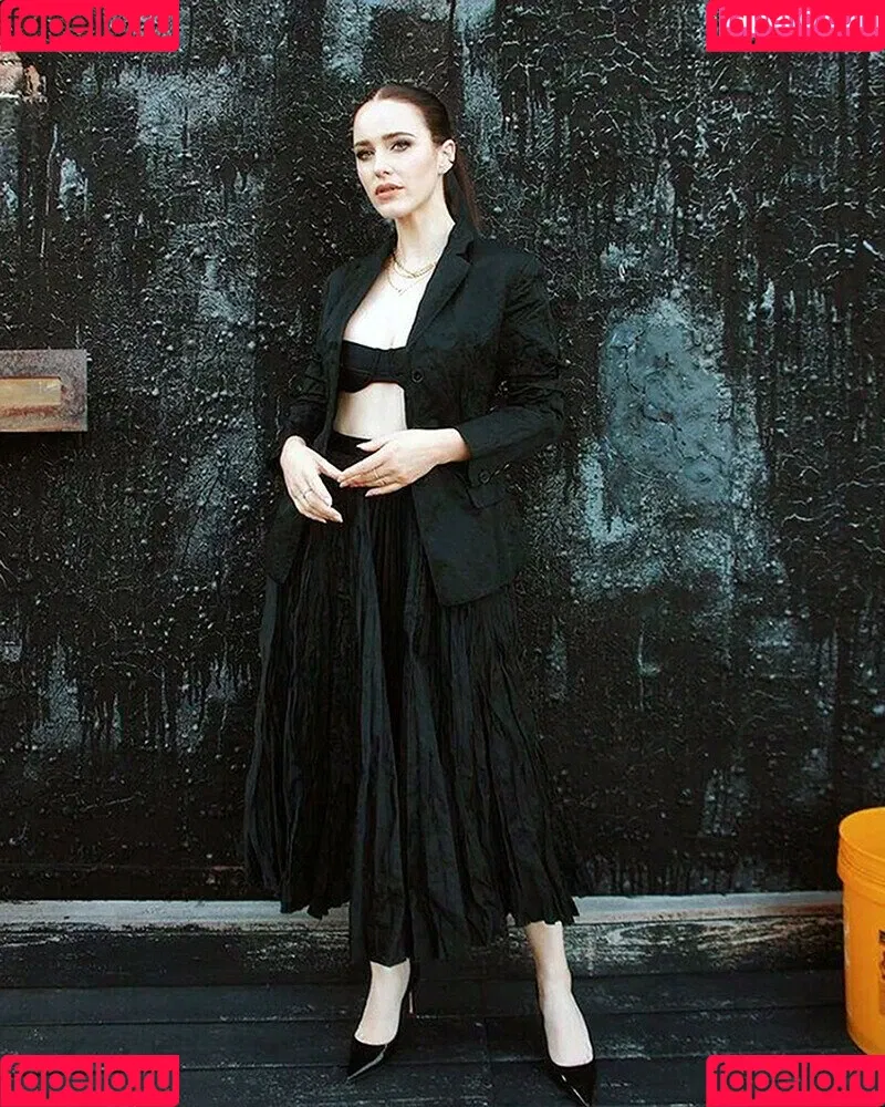 Rachel Brosnahan Onlyfans Photo Gallery 