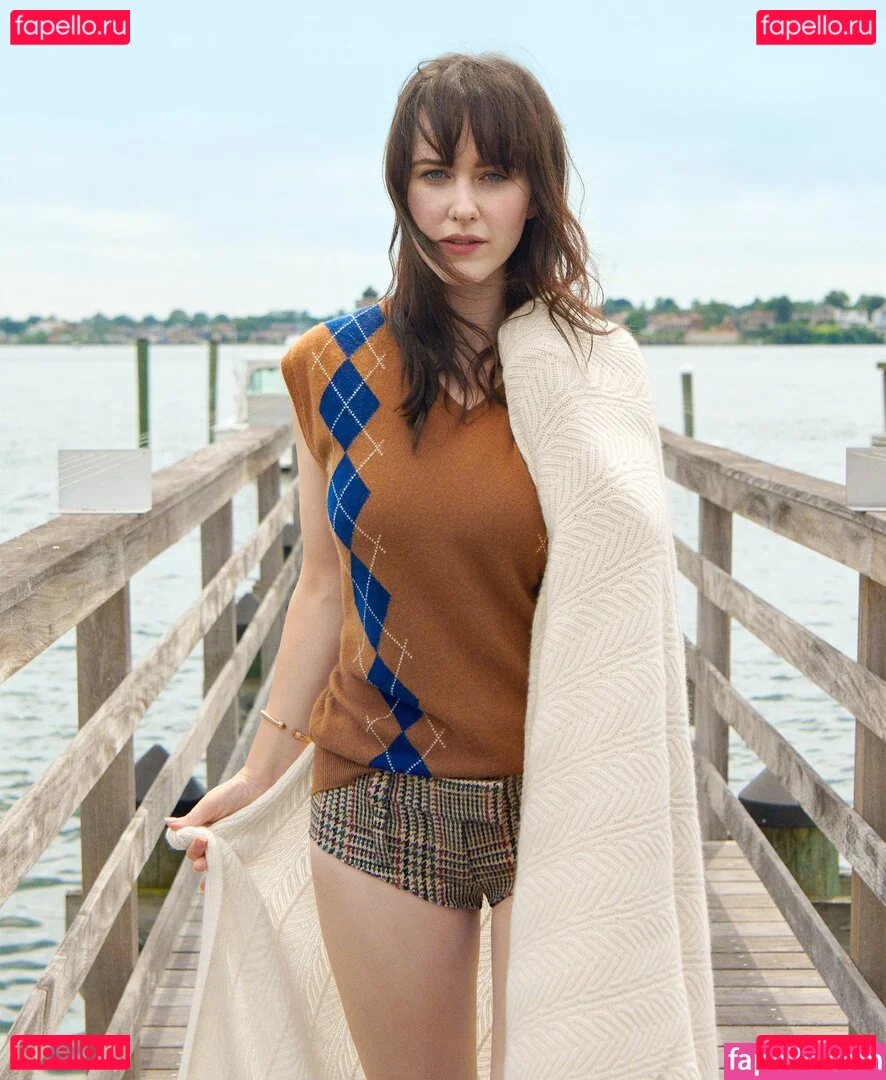 Rachel Brosnahan Onlyfans Photo Gallery 