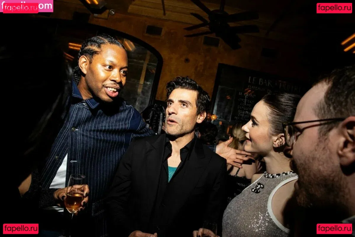 Rachel Brosnahan Onlyfans Photo Gallery 