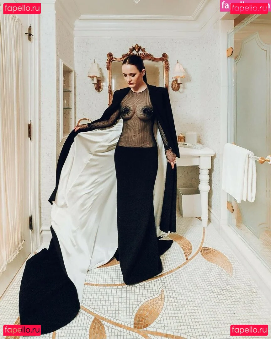 Rachel Brosnahan Onlyfans Photo Gallery 