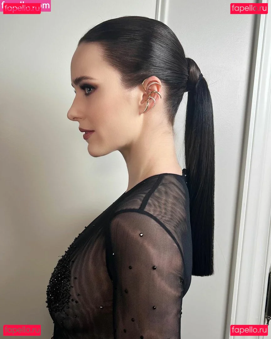 Rachel Brosnahan Onlyfans Photo Gallery 