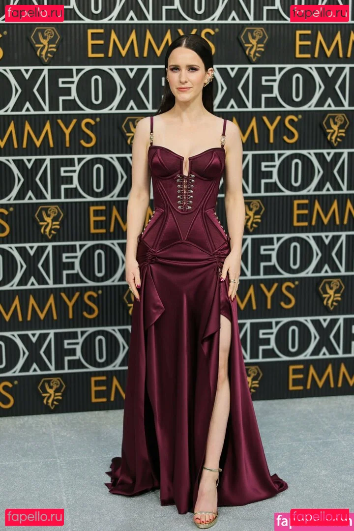 Rachel Brosnahan Onlyfans Photo Gallery 