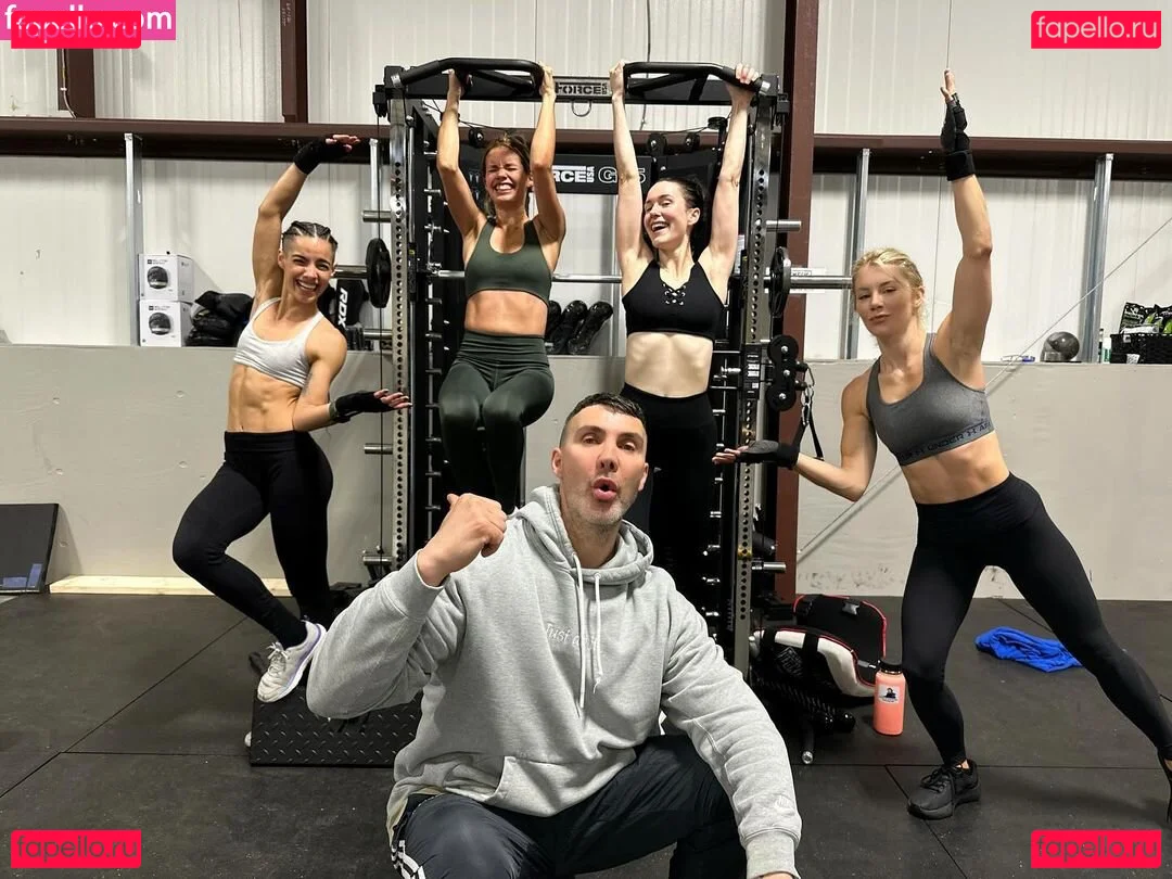 Rachel Brosnahan Onlyfans Photo Gallery 