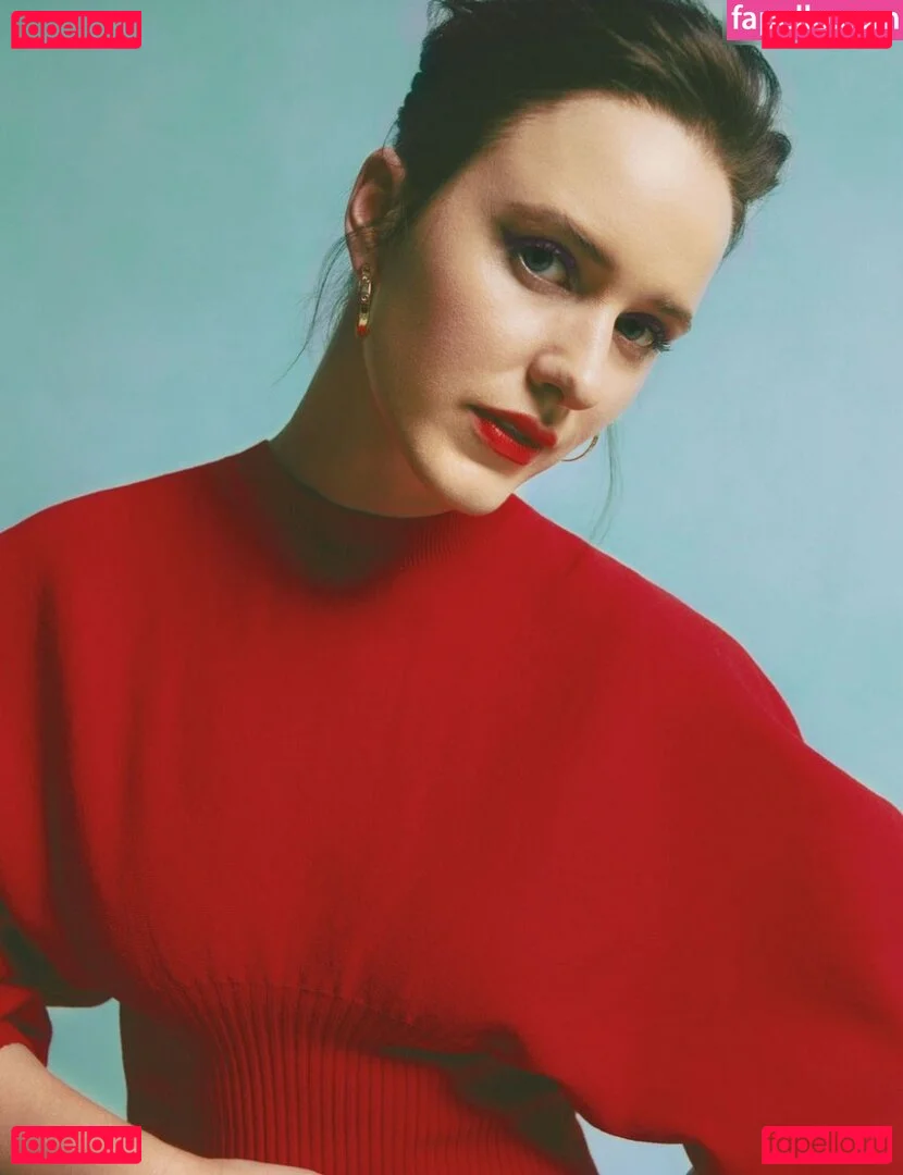 Rachel Brosnahan Onlyfans Photo Gallery 