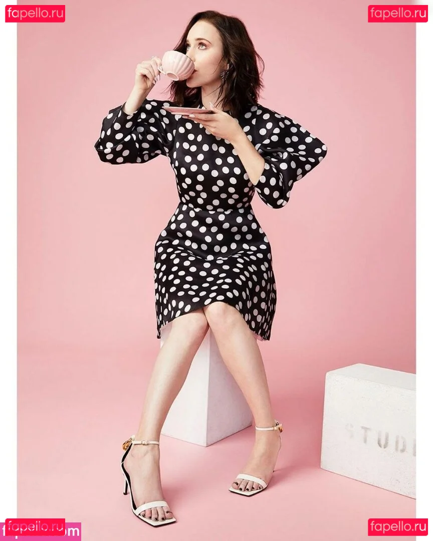 Rachel Brosnahan Onlyfans Photo Gallery 