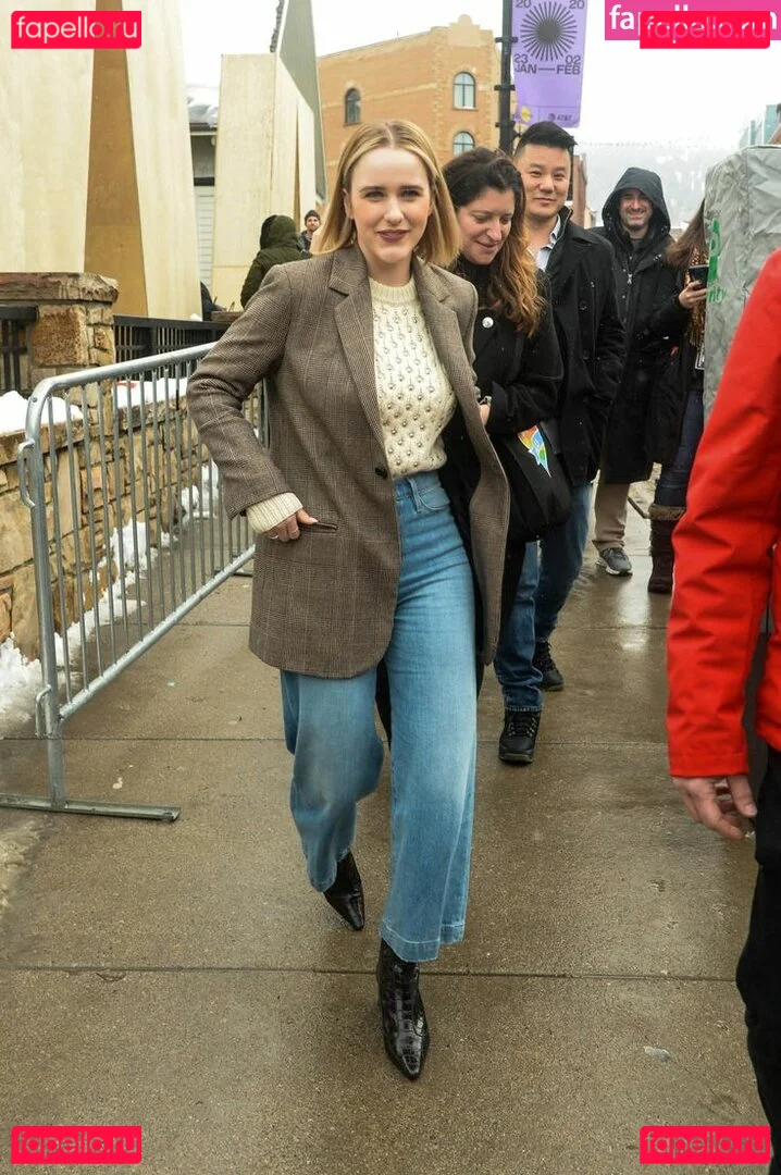 Rachel Brosnahan Onlyfans Photo Gallery 