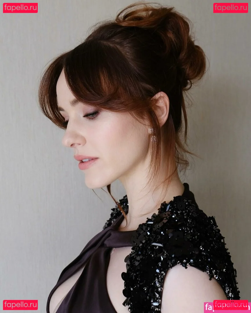 Rachel Brosnahan Onlyfans Photo Gallery 