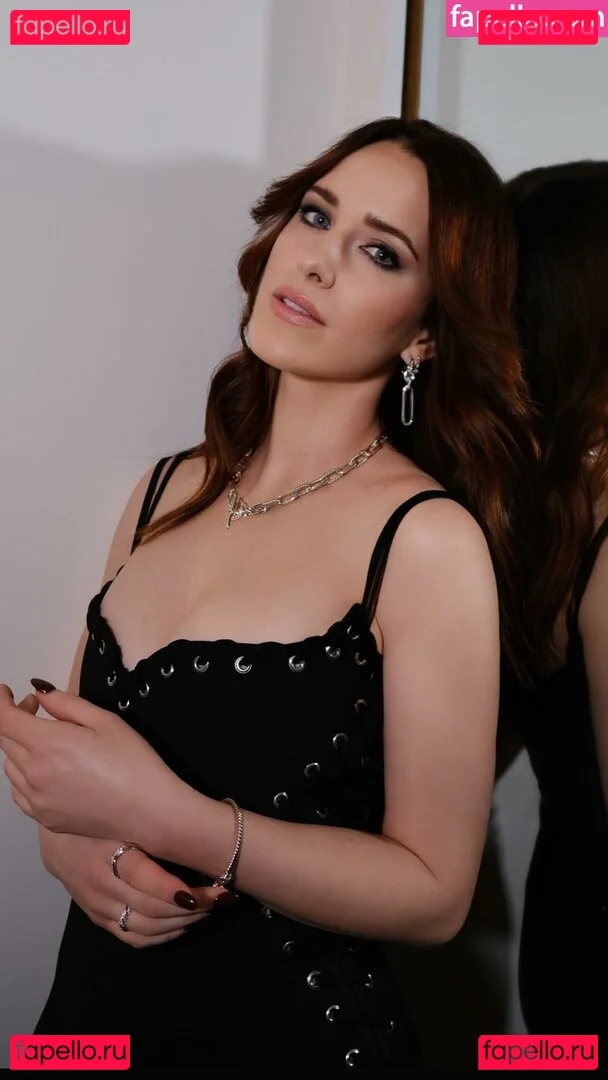 Rachel Brosnahan Onlyfans Photo Gallery 